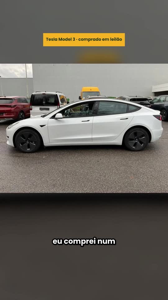 Fotograma de um reel com um Tesla Model 3